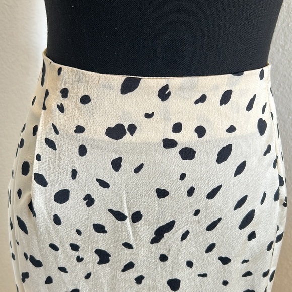 NWT Missguided Asymmetrical Cream and Black Animal Print Skirt Size 10 - Picture 6 of 9